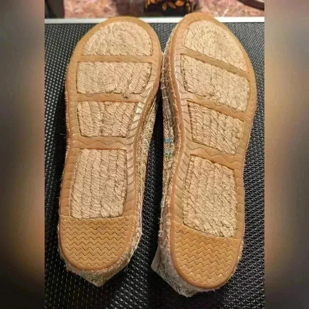 Vera Wang Jeweled Espadrilles Size 8M